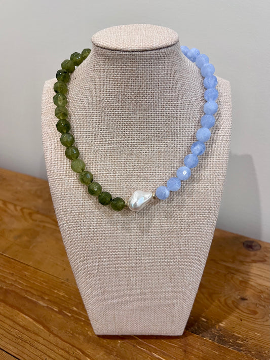Pearl Moment Beaded Necklace