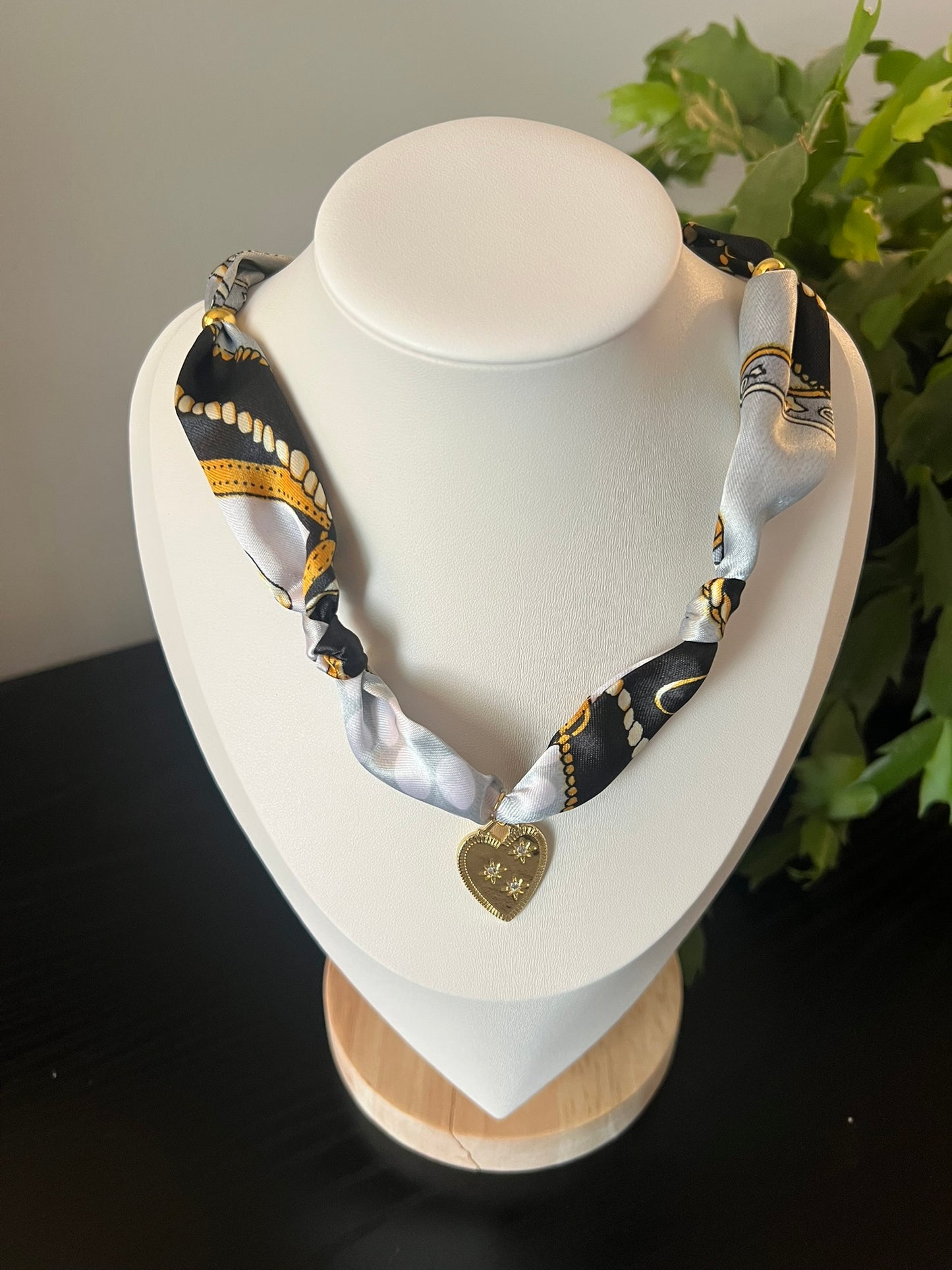 Chain Dot Scarf Necklace
