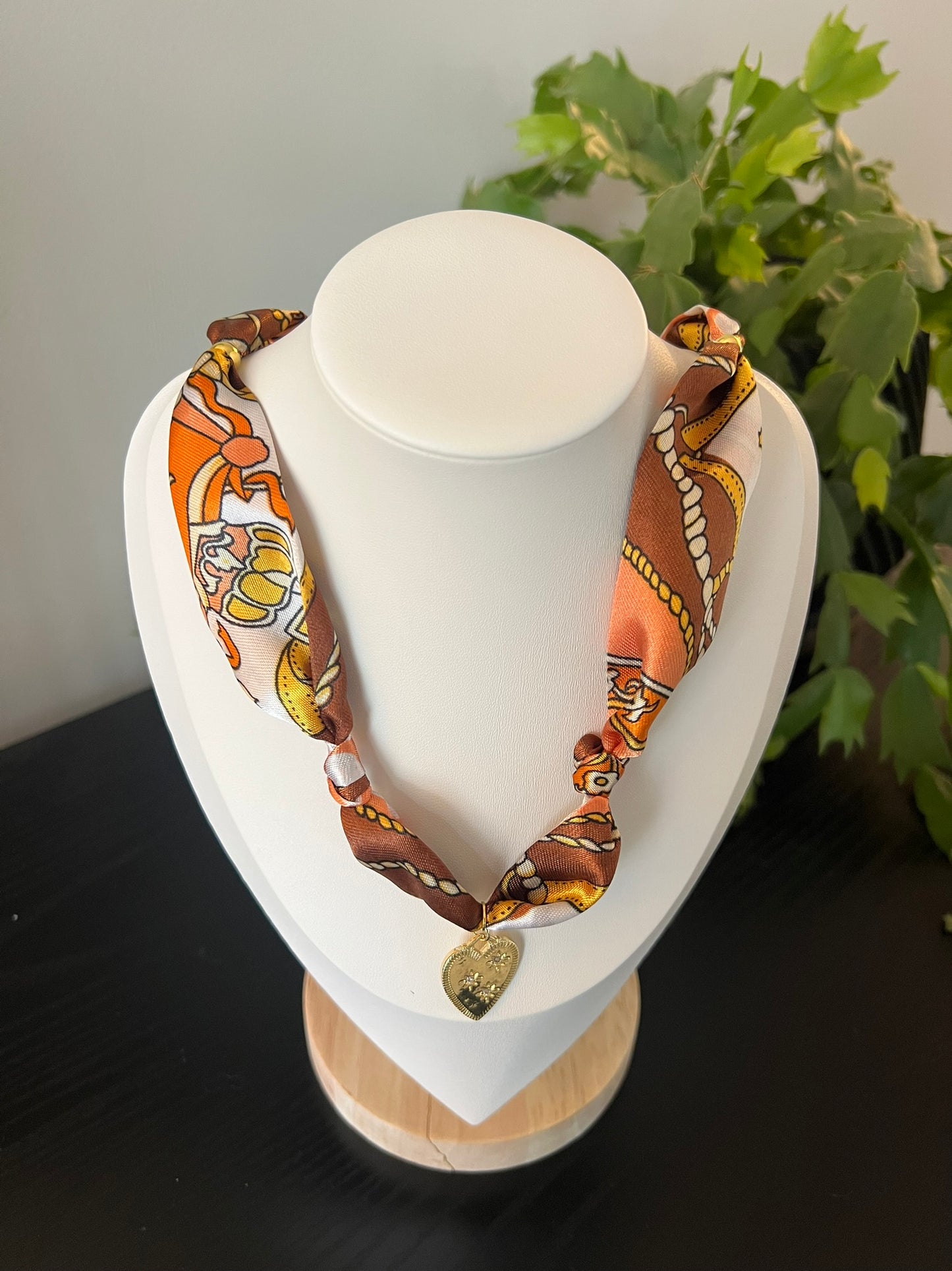 Chain Dot Scarf Necklace
