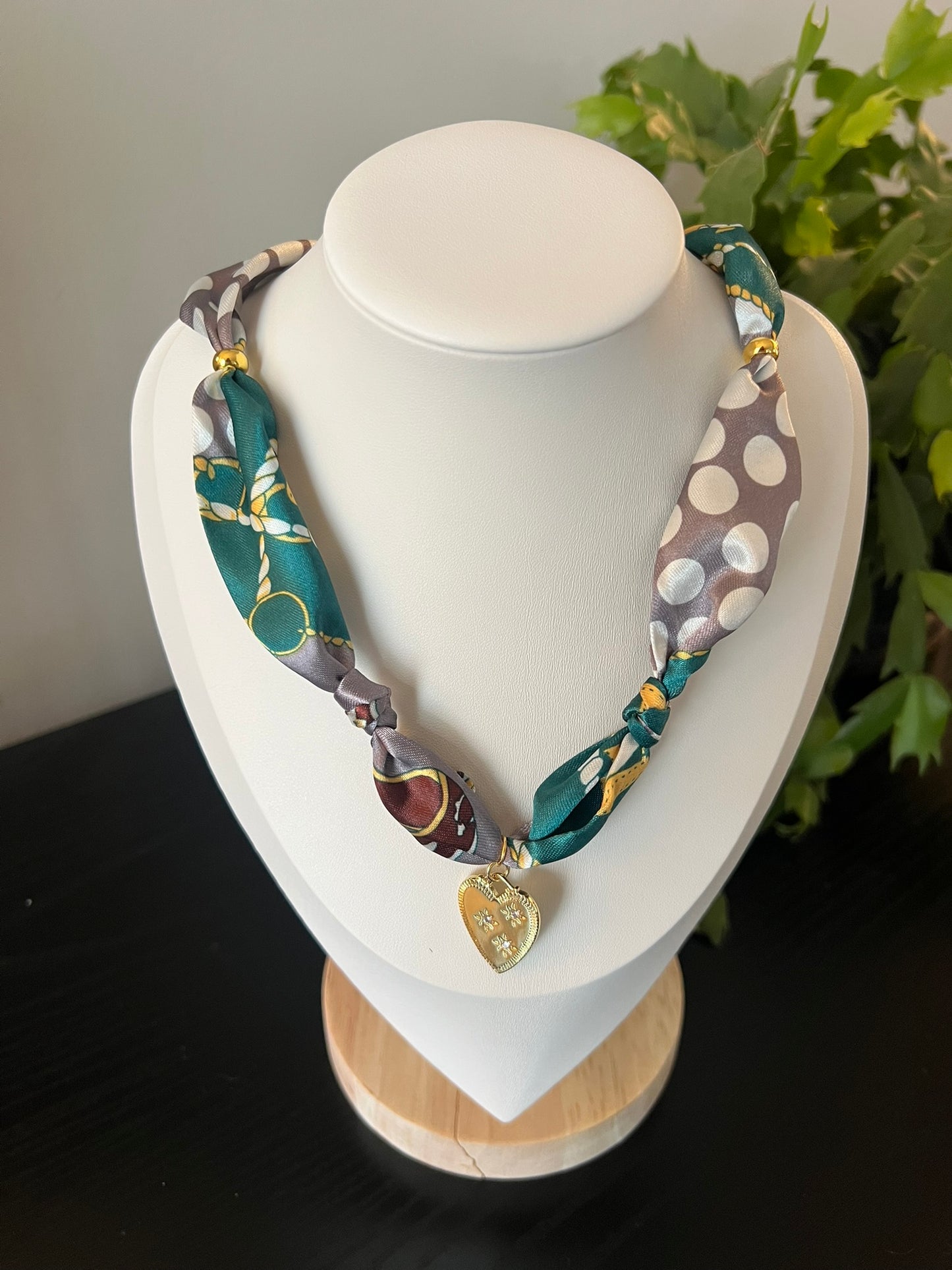 Chain Dot Scarf Necklace